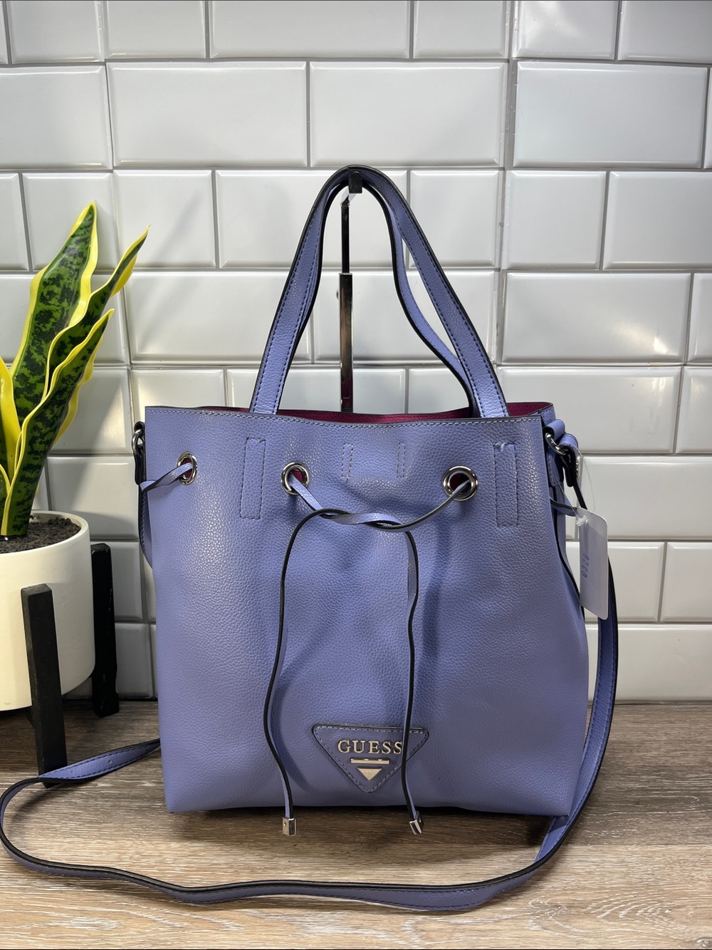 guess periwinkle bucket bag